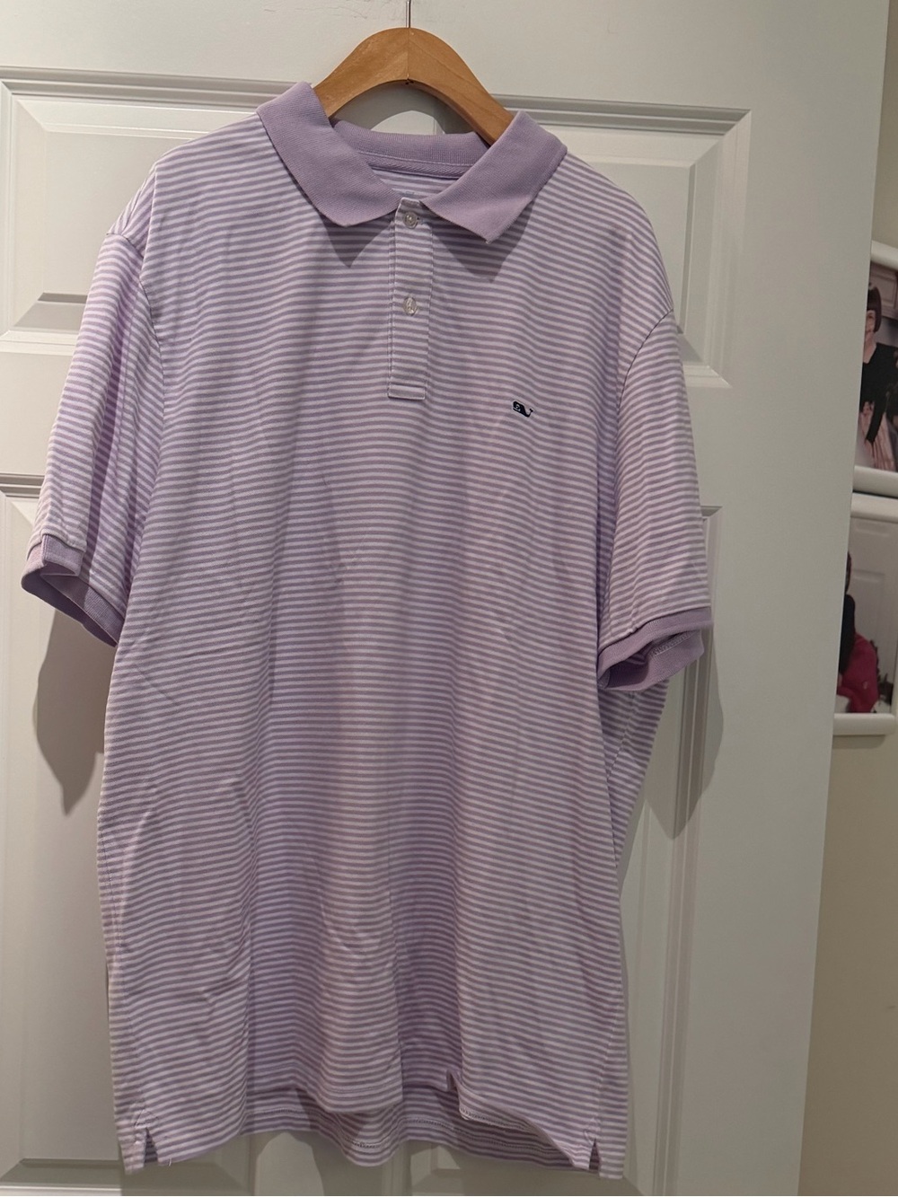 VINEYARD VINES men’s Style # 1G011070 Classic Lavender Striped Polo Shirt
